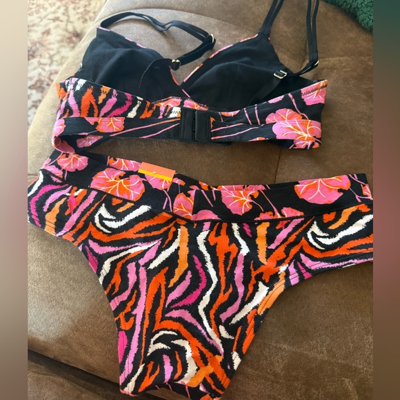 DVF set - Picture 4 of 5